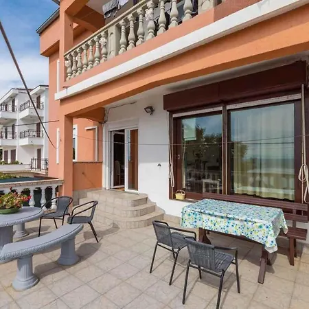 In 39255 Apartment Dramalj