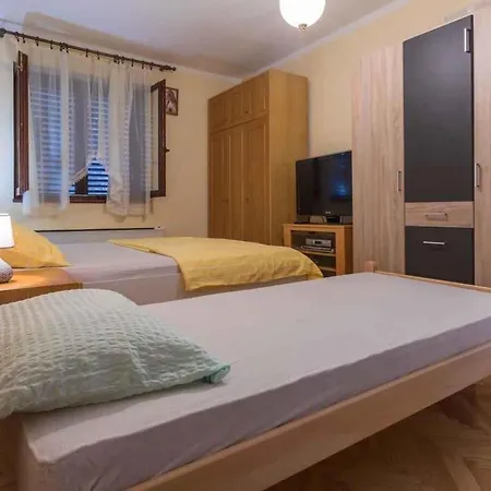 In 39255 Apartment Dramalj