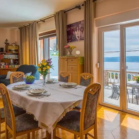 In 39255 Apartment Dramalj