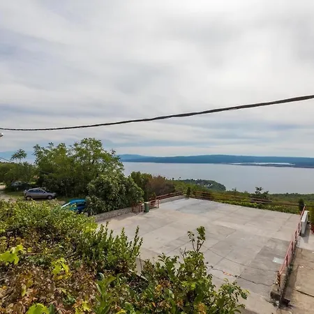 In 39255 Apartment Dramalj