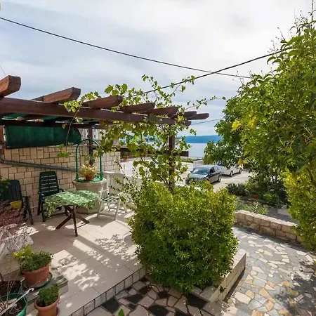 Apartment In 39255 Dramalj